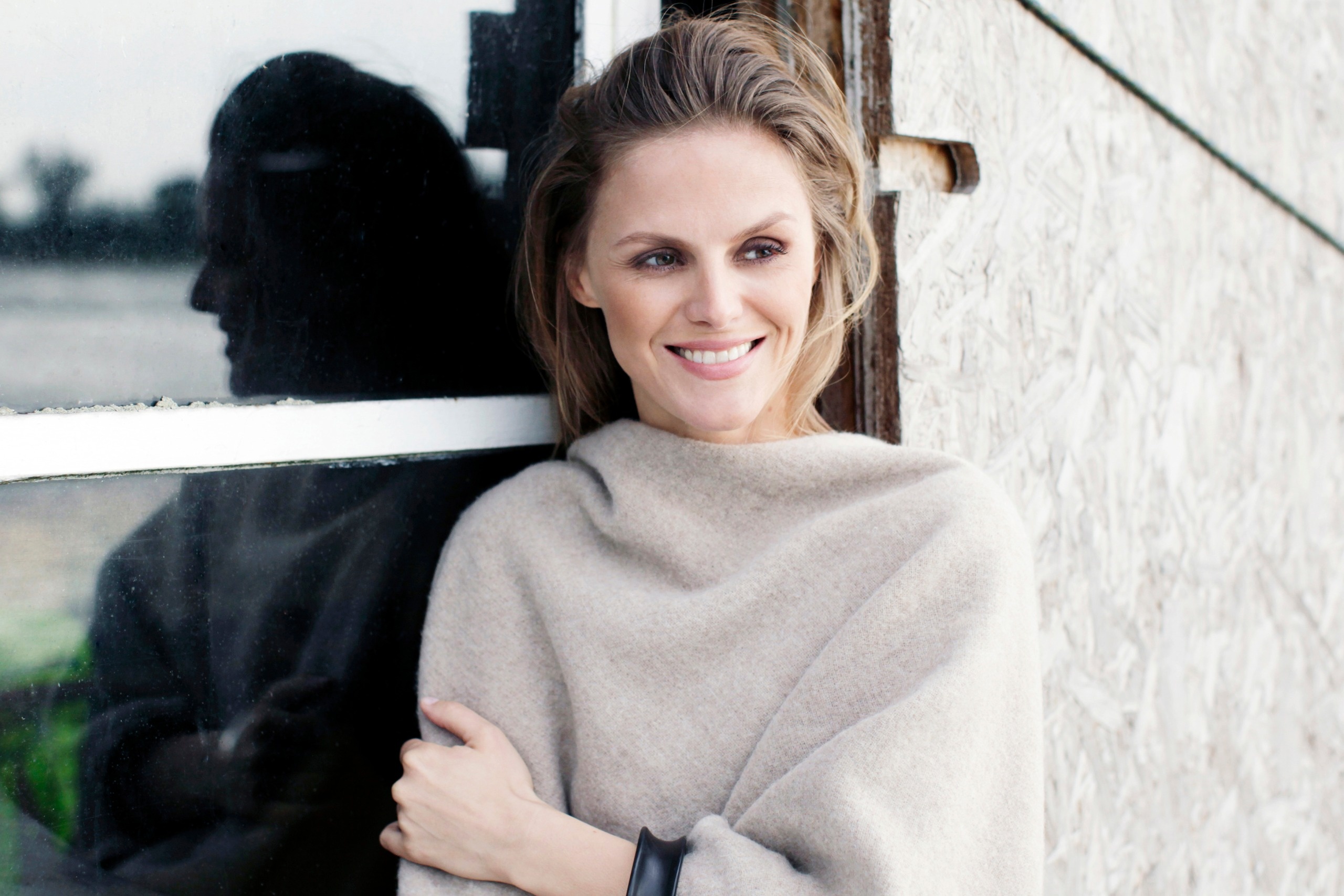 Elaine Abrams by Ann Weitz, Lifestyle