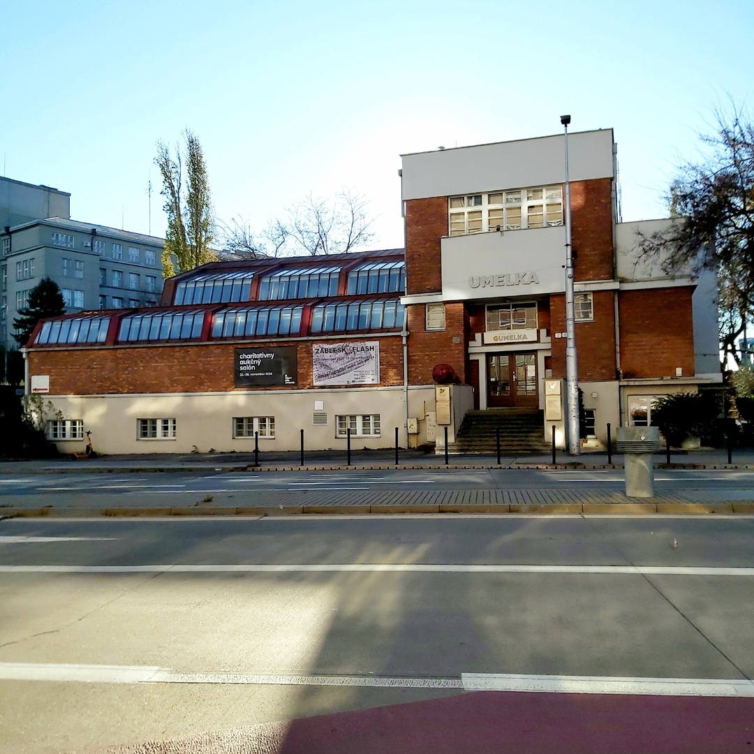 01.jpg